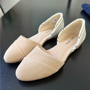 NWOT Toms Tan Flats with Crochet Detailing